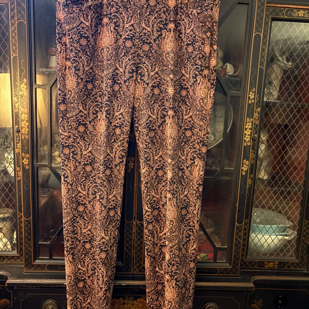 Soft Surroundings Chic Black and Pink Patterned Women's Cropped Pants SZ Medium - Picture 5 of 13